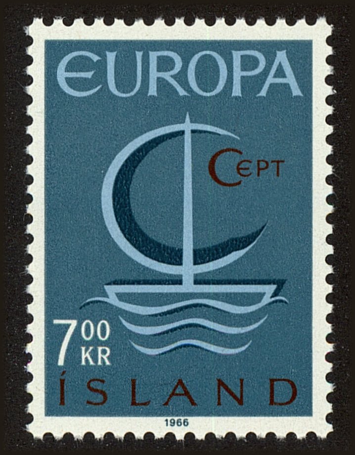 Front view of Iceland 384 collectors stamp
