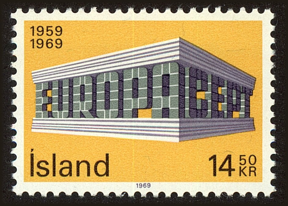 Front view of Iceland 407 collectors stamp