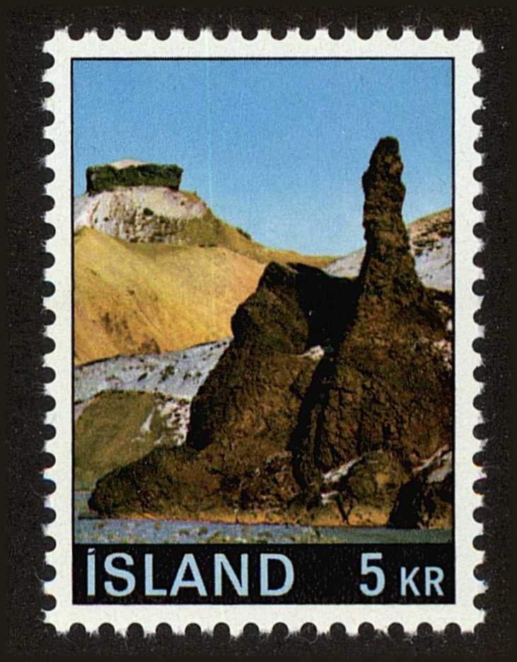 Front view of Iceland 414 collectors stamp
