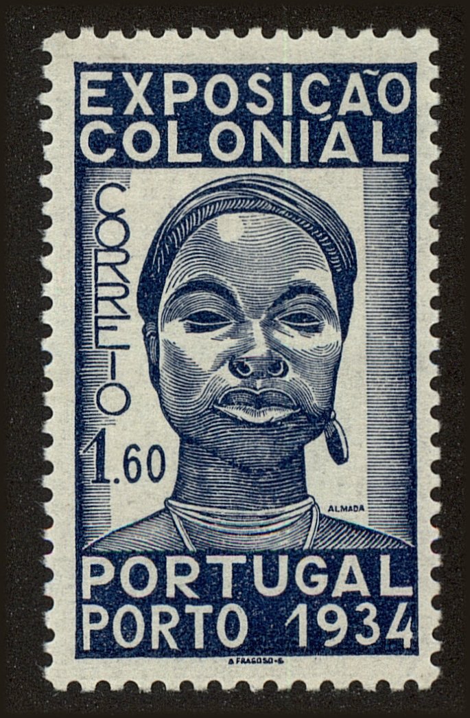 Front view of Portugal 560 collectors stamp