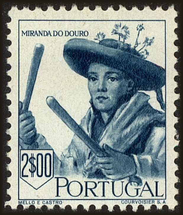 Front view of Portugal 681 collectors stamp