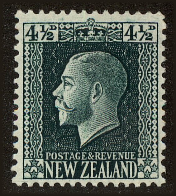 Front view of New Zealand 152 collectors stamp