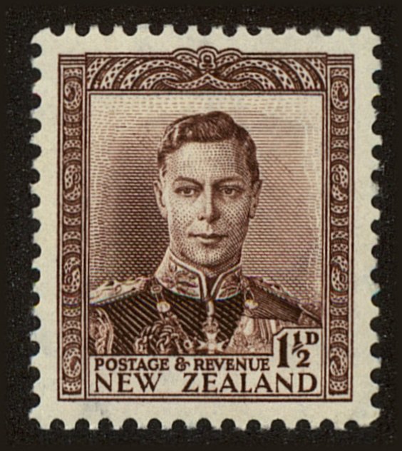 Front view of New Zealand 228 collectors stamp