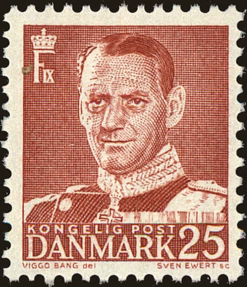 Front view of Denmark 321 collectors stamp