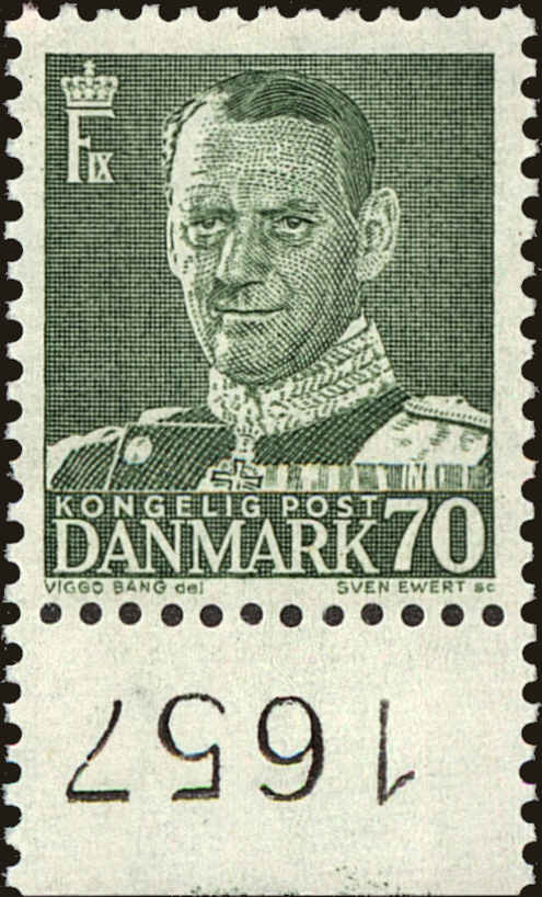 Front view of Denmark 326 collectors stamp
