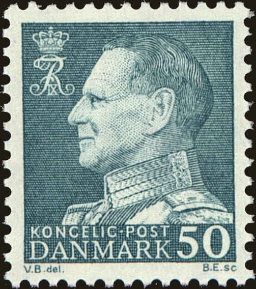 Front view of Denmark 389 collectors stamp