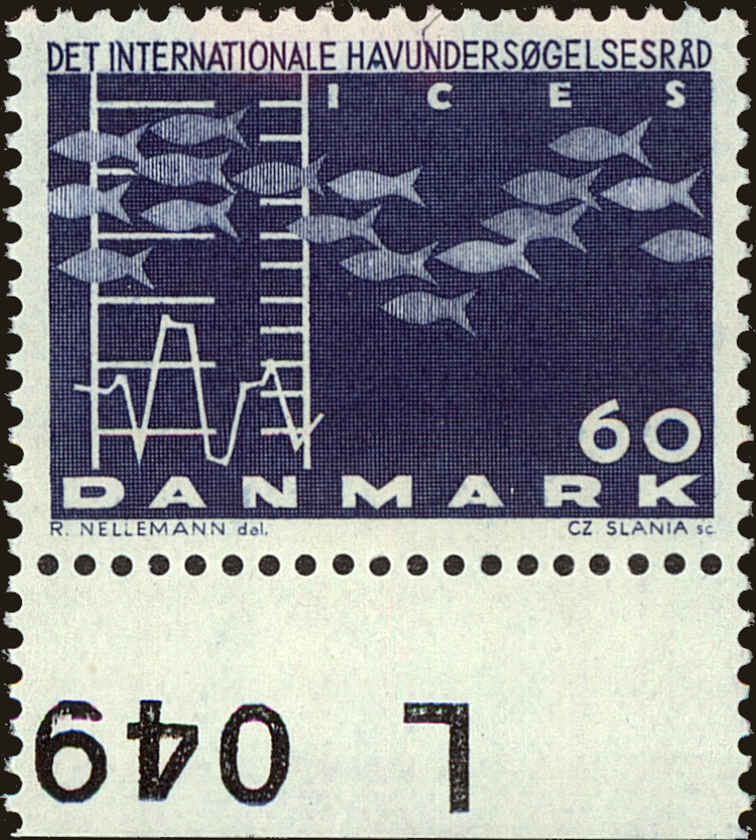 Front view of Denmark 412 collectors stamp