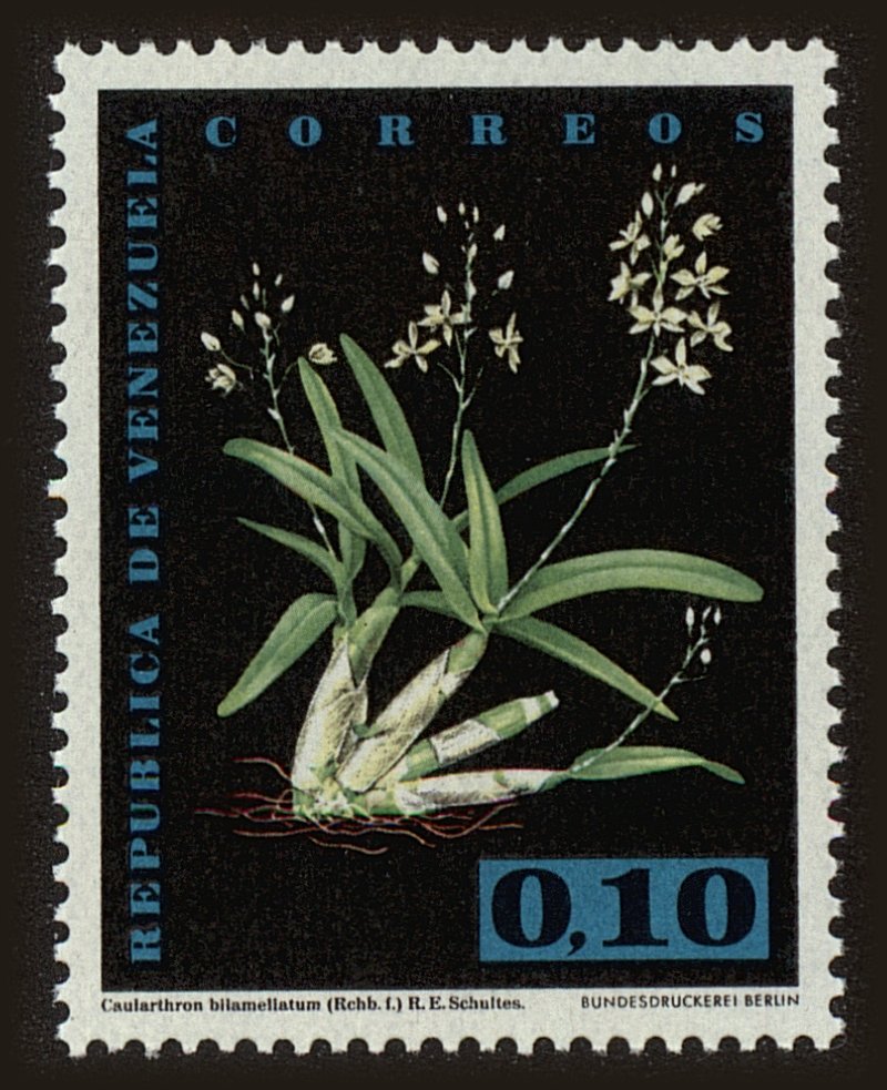 Front view of Venezuela 805 collectors stamp