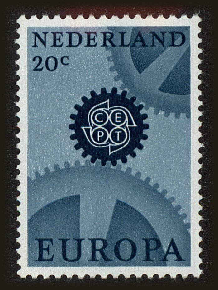 Front view of Netherlands 444 collectors stamp