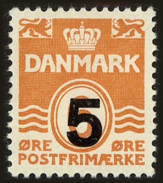 Front view of Denmark 355 collectors stamp