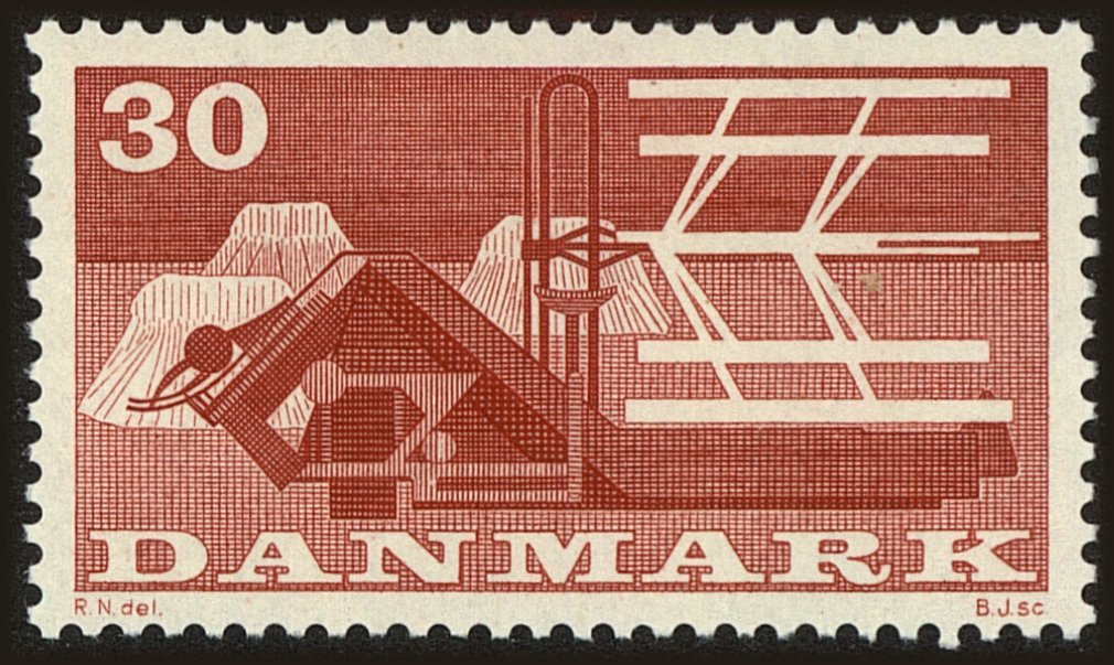 Front view of Denmark 372 collectors stamp