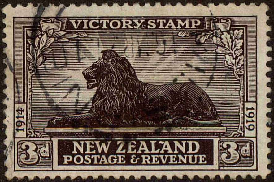Front view of New Zealand 168 collectors stamp