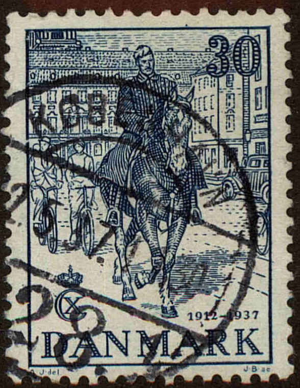 Front view of Denmark 261 collectors stamp