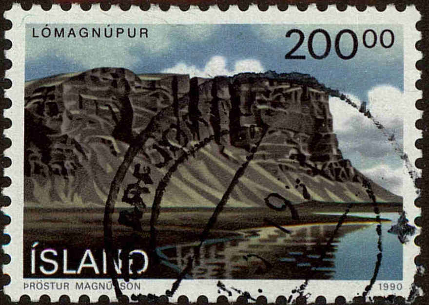 Front view of Iceland 714 collectors stamp