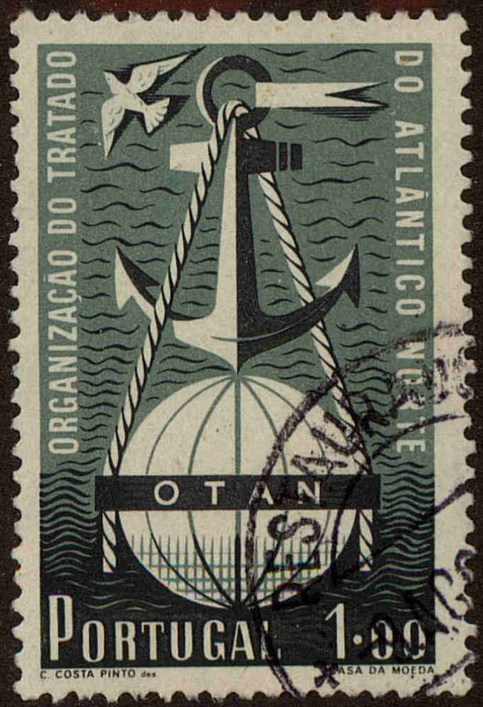 Front view of Portugal 747 collectors stamp