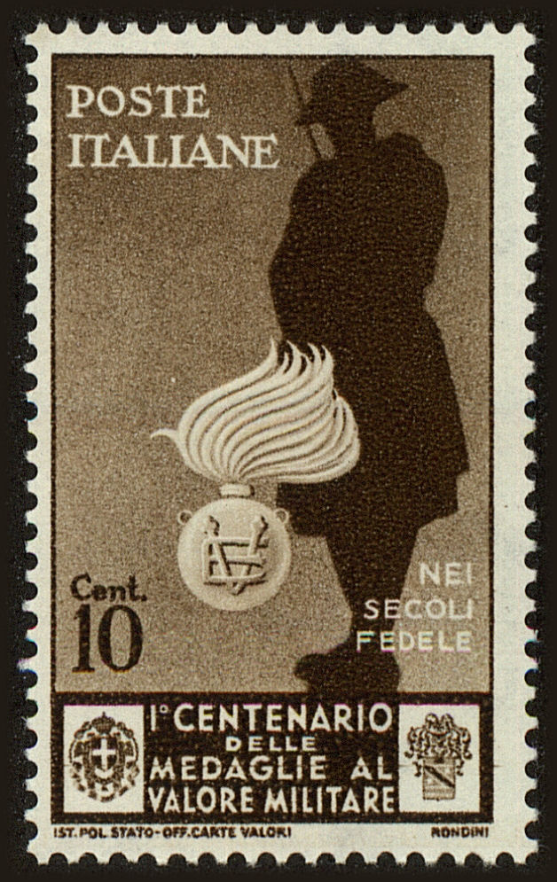 Front view of Italy 331 collectors stamp