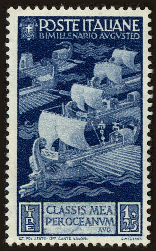Front view of Italy 384 collectors stamp