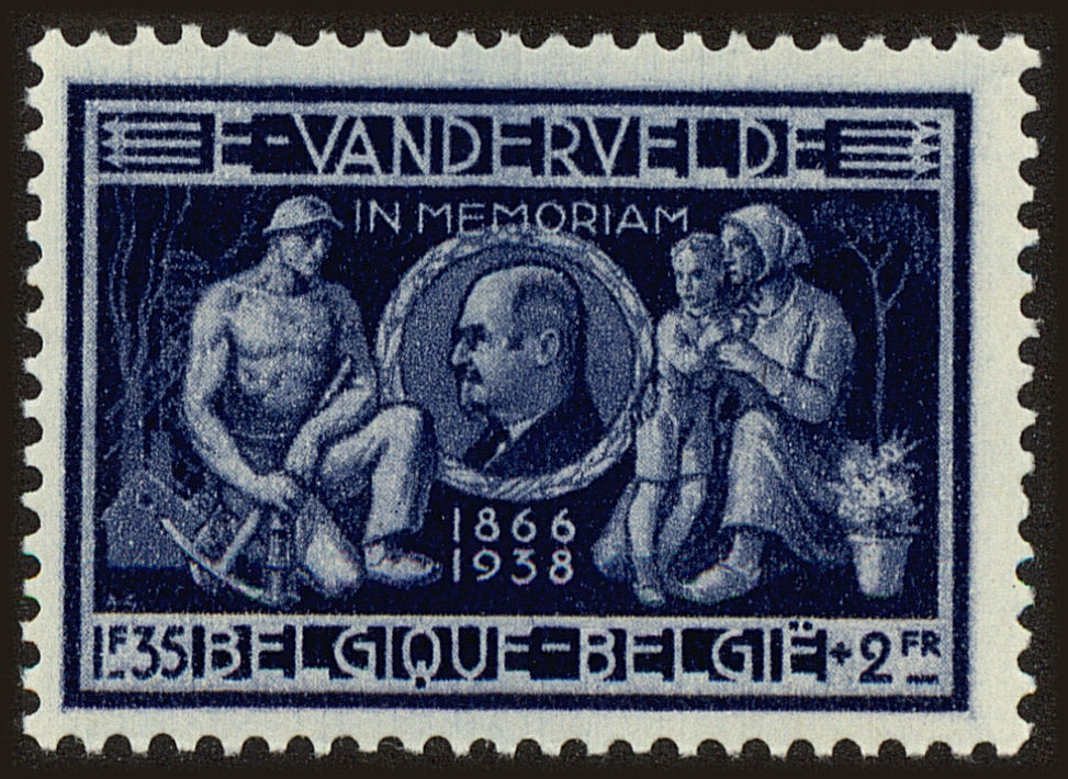 Front view of Belgium B424 collectors stamp
