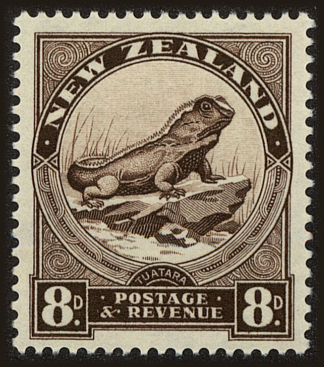 Front view of New Zealand 194 collectors stamp