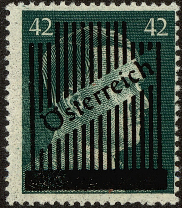 Front view of Austria 404 collectors stamp
