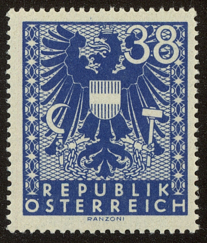 Front view of Austria 445 collectors stamp