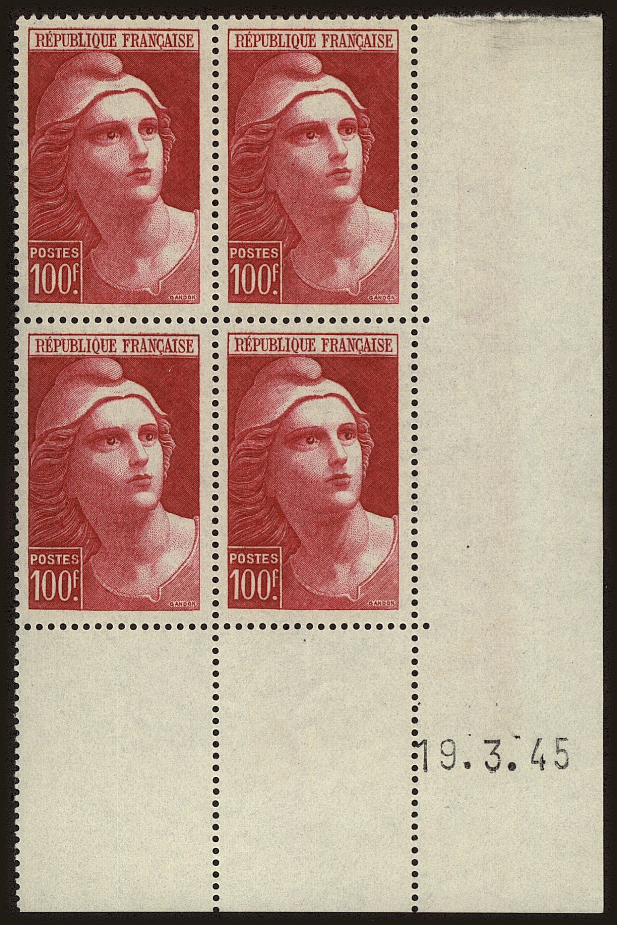 Front view of France 556 collectors stamp