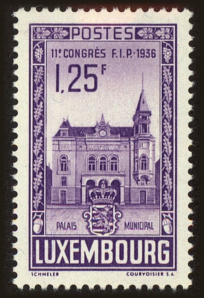 Front view of Luxembourg 204 collectors stamp