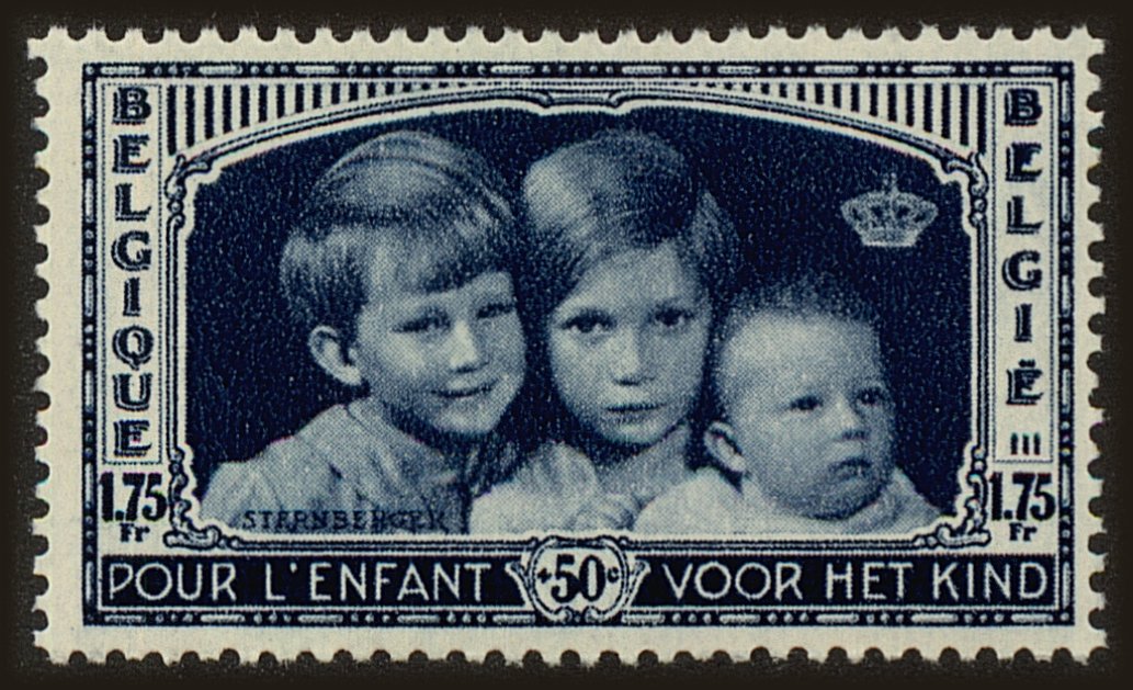 Front view of Belgium B165 collectors stamp