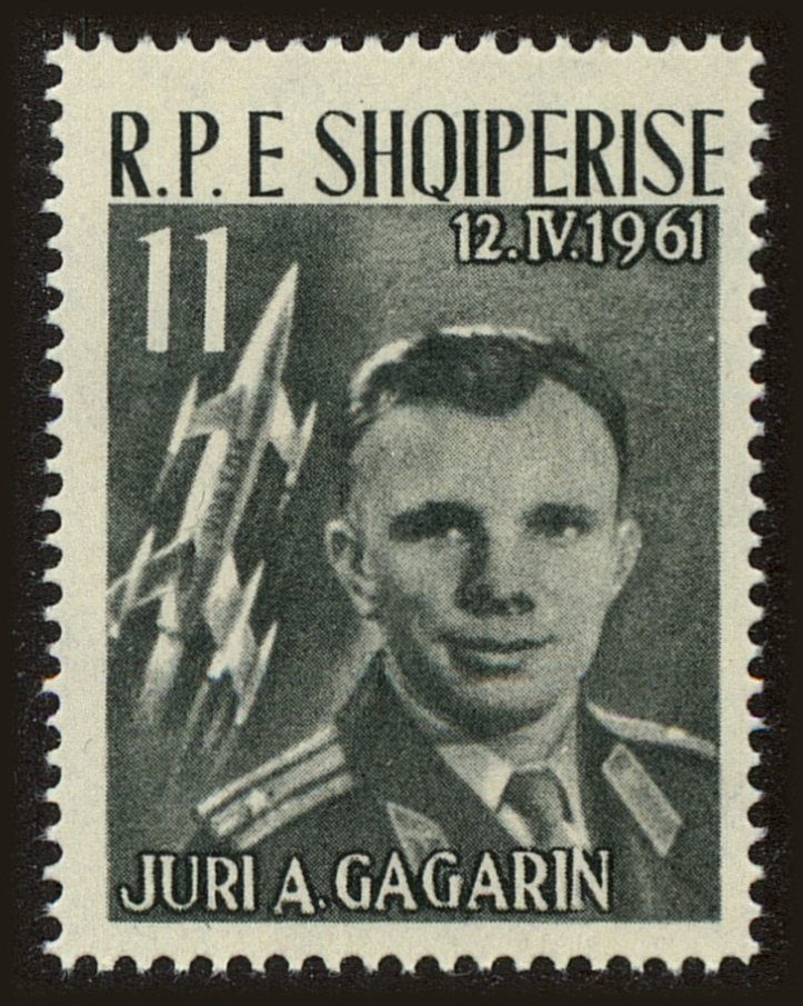 Front view of Albania 606 collectors stamp