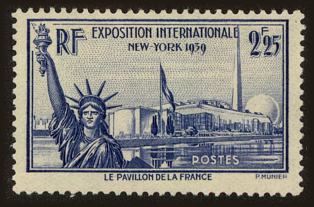 Front view of France 372 collectors stamp
