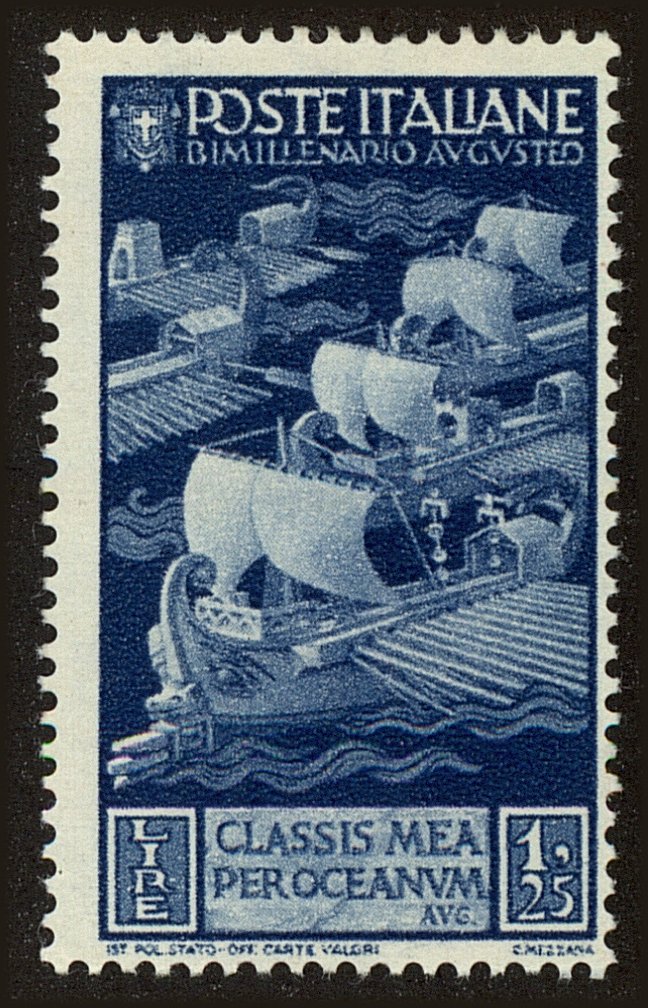 Front view of Italy 384 collectors stamp