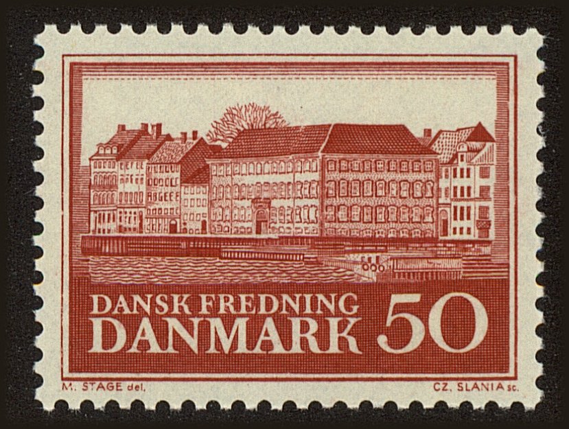 Front view of Denmark 426 collectors stamp